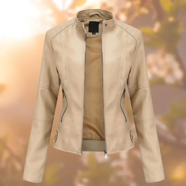 Larissa | Women&